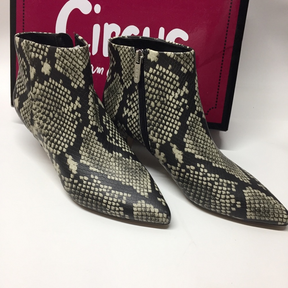 Circus Sam Edelman Kirby Cashmere Snake Print 6M.